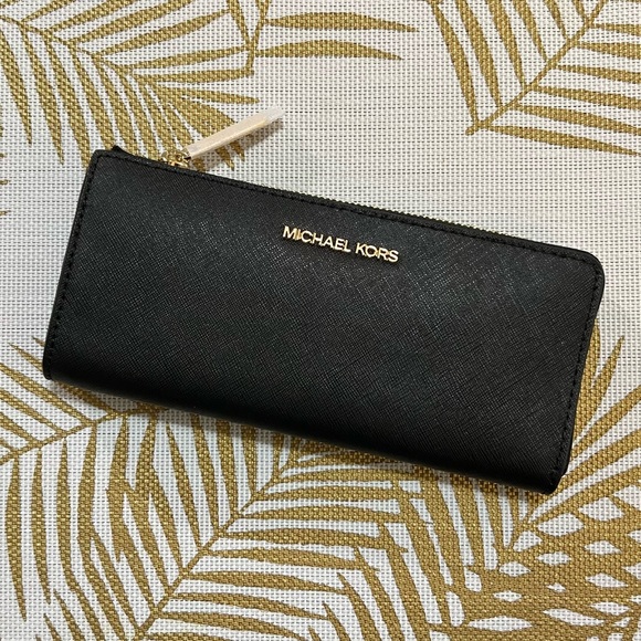 NWT Michael Kors Quarter-Zip Wallet - Picture 1 of 11
